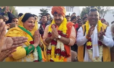 नगर निगम चुनाव : नीलम कृष्ण पहलवान BJP में शामिल, सांसद मनोज तिवारी ने दिलाई सदस्यता