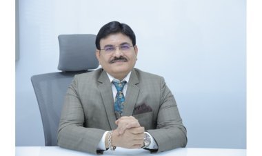 TEDx में डॉ. सखिया का विज़न: 20,000 AI-सक्षम क्लीनिक और 200 भाषाओं वाला डर्मेटो अवतार पेश